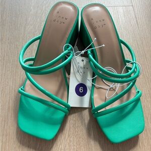 Green Kitten Heel (Size 6)